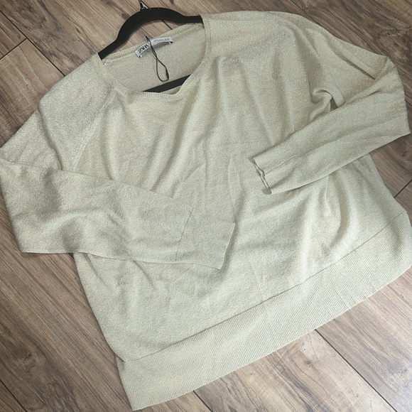 NWOT. Woman’s Zara cream colored sparkling thin knit crewneck sweater. Size M. - Picture 4 of 6